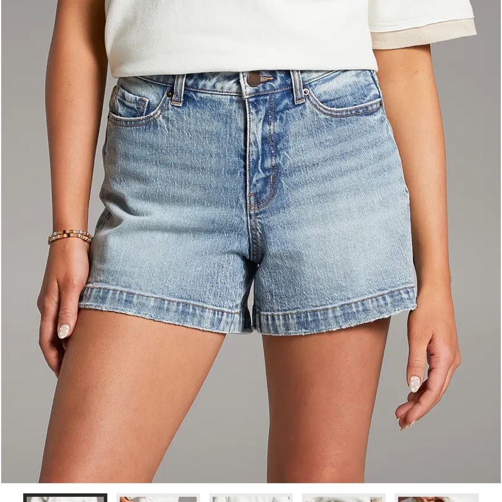 Buckle Billie Loose Stretch Short